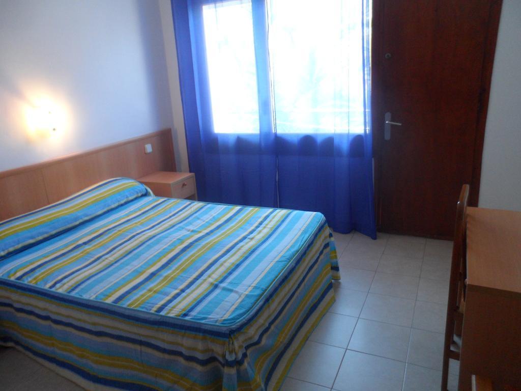 Hotel Canaima ตอสซาเดมาร์ ภายนอก รูปภาพ