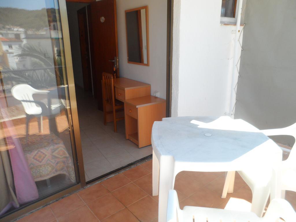 Hotel Canaima ตอสซาเดมาร์ ภายนอก รูปภาพ